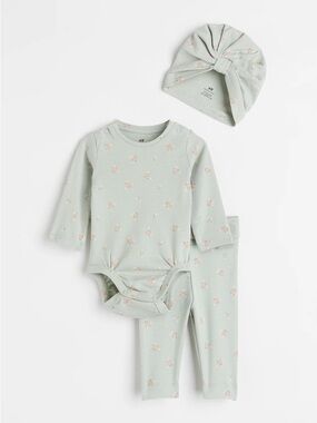 H&M Light Green Baby Outfit with Hat